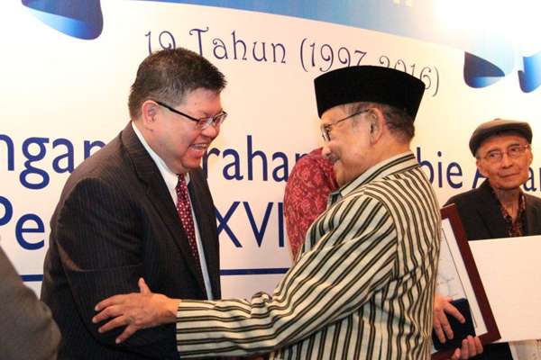 Raymond Tjandrawinata Raih Habibie Award – News Dalam